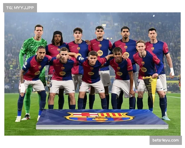 巴萨对阵皇马首回合1比2告负,次回合需净胜两球占优 巴萨对阵皇马首回合1比2告负,次回合需净胜两球占优